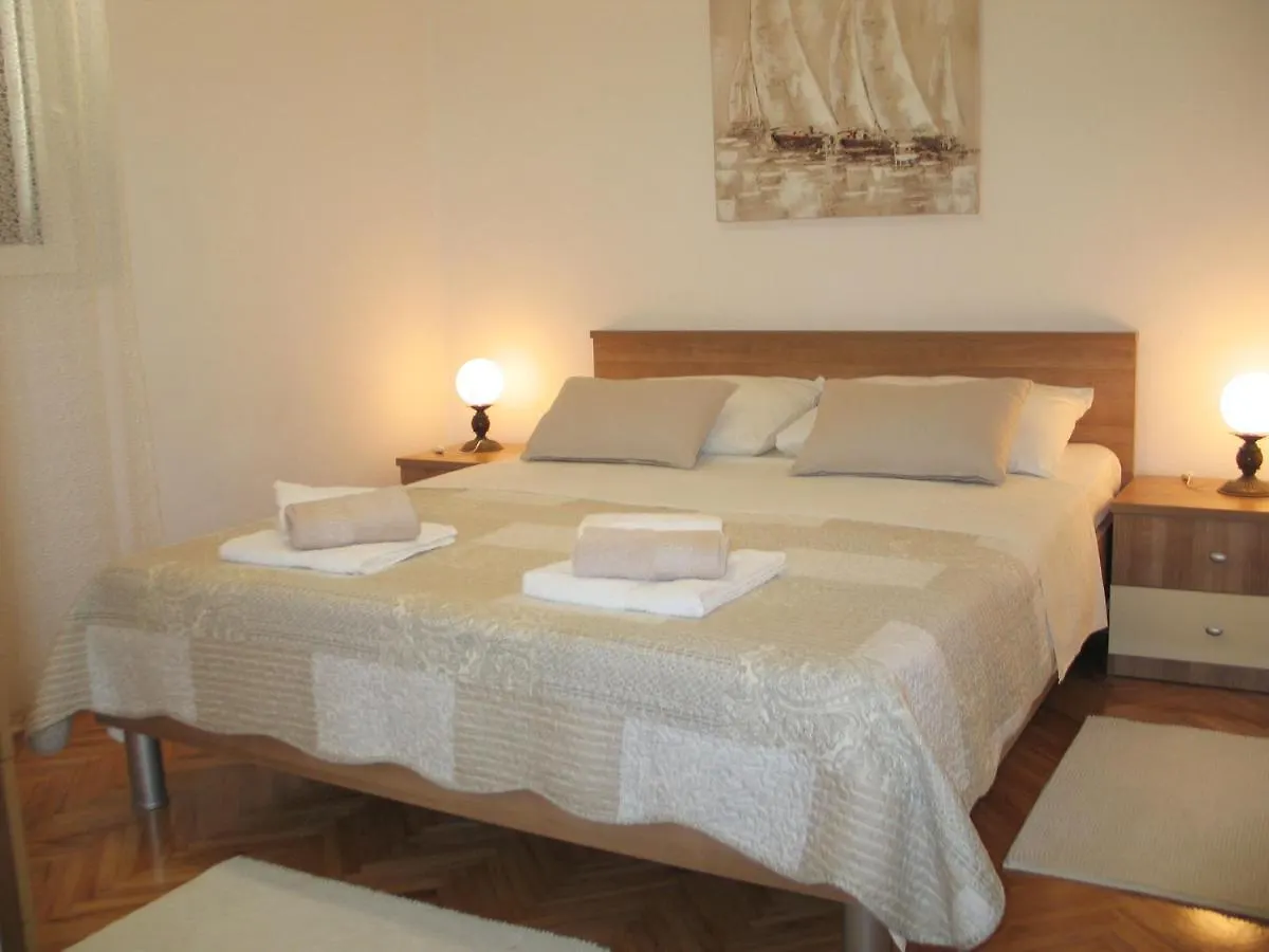 Apartmani Kunteja Pag Town Apartment